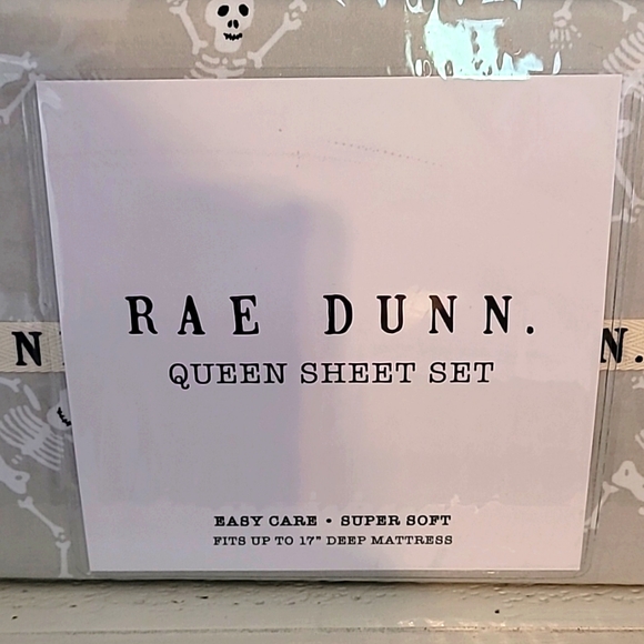 🕷NWT👻 Rae Dunn Halloween Queen Sheet Set - Picture 3 of 4
